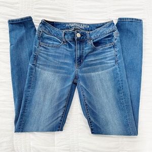 American Eagle Jeggings Medium Blue Wash Super Stretch Skinny Jeans Size 6 Long